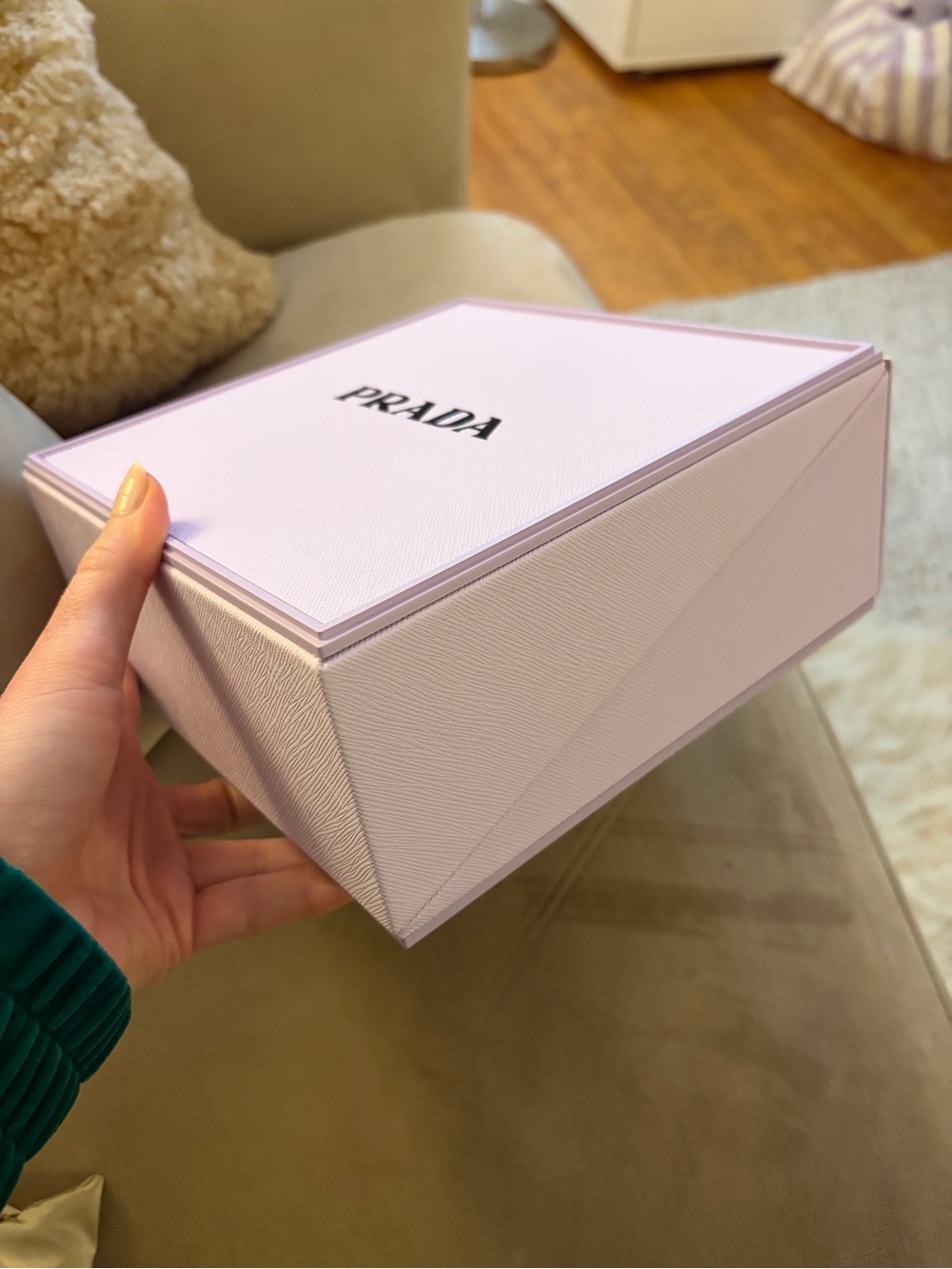 Prada box - Picture 2 of 3